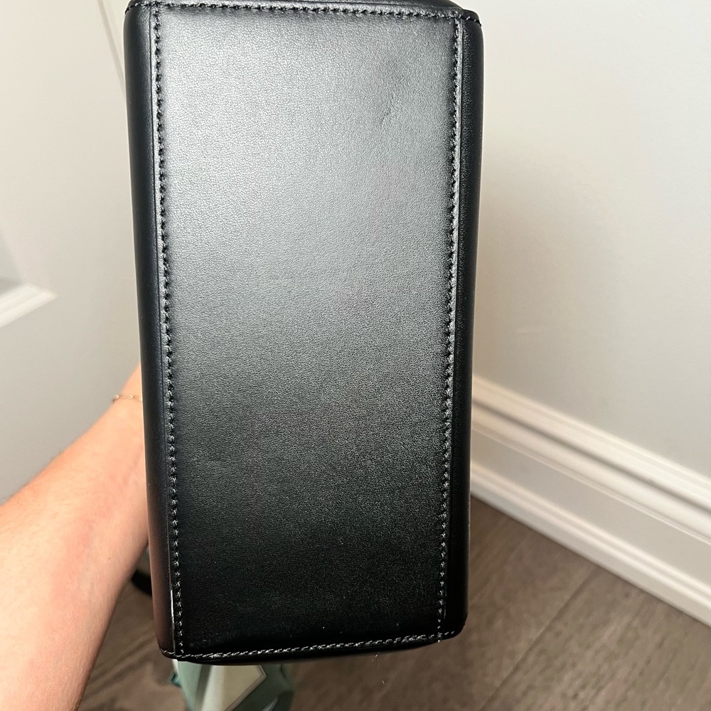 ♠️ kate Spade Black Leather Crossbody - Picture 3 of 7